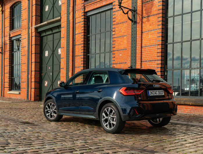 audi a1 allstreet blauw